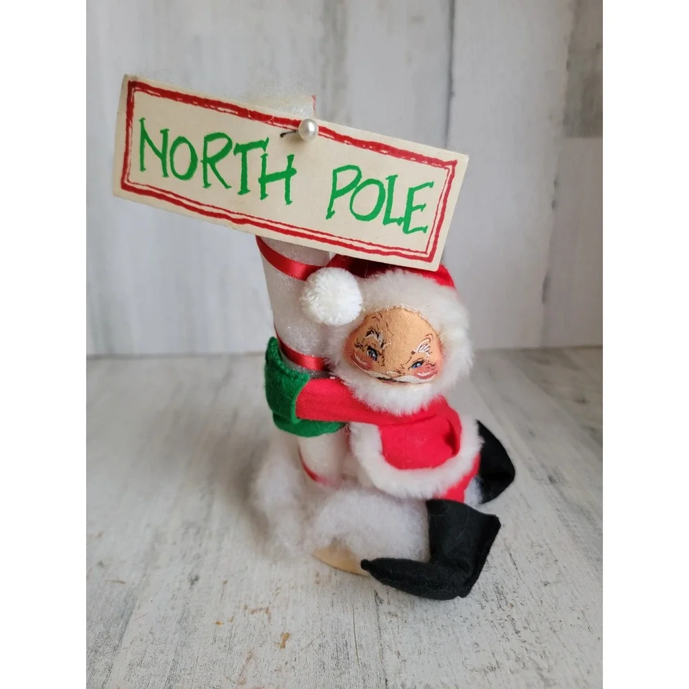 Annalee North Pole Santa Claus Xmas vintage plush mobility doll home decor